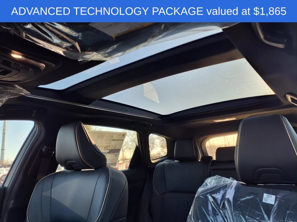 Used 2025 Toyota Crown Signia w/ Advanced Technology Package AWD/4WD image 4