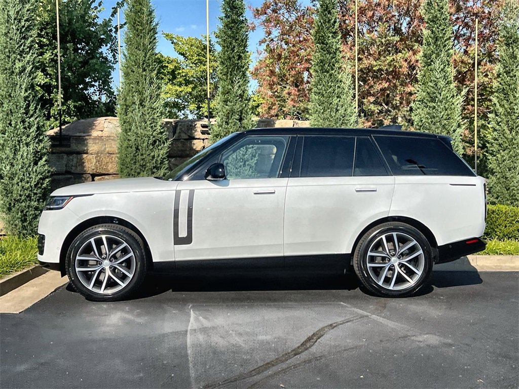 New 2025 Land Rover Range Rover SE image 2