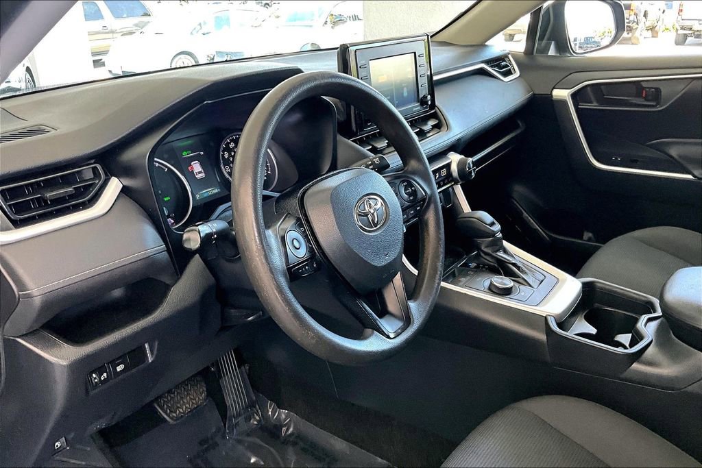 Used 2020 Toyota RAV4 LE w/ All Weather Liner Package image 17