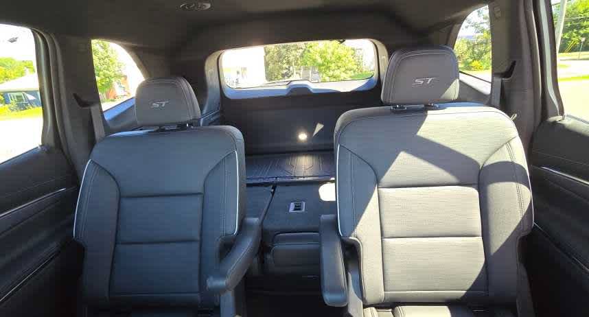 Used 2025 Buick Enclave Sport Touring w/ Power Package AWD/4WD image 9