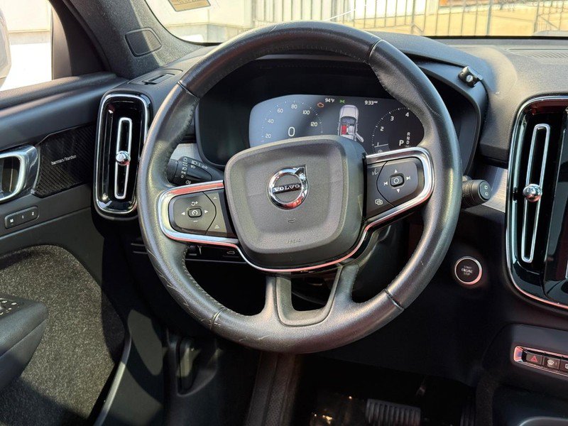 Used 2019 Volvo XC40 T5 Momentum AWD/4WD image 13