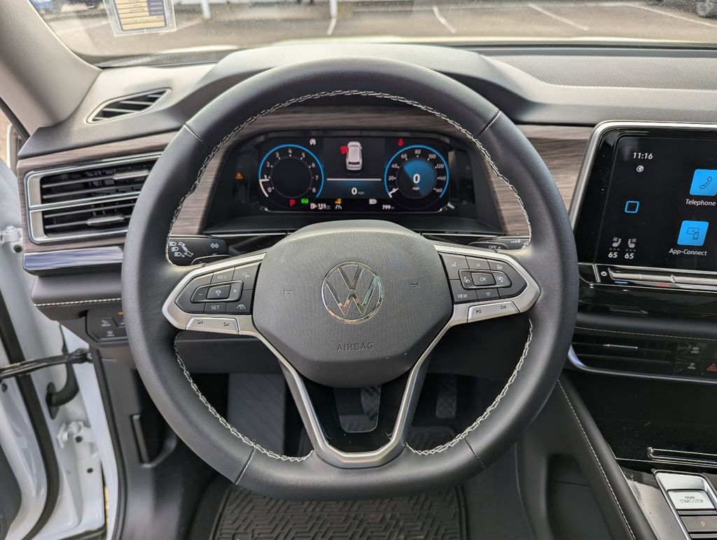 Used 2025 Volkswagen Atlas SEL AWD/4WD image 13