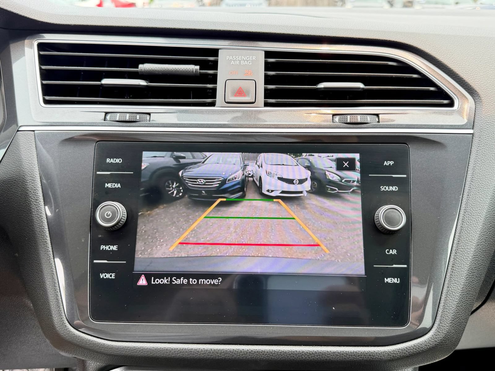Used 2021 Volkswagen Tiguan SE w/ Panoramic Sunroof Package AWD/4WD image 35