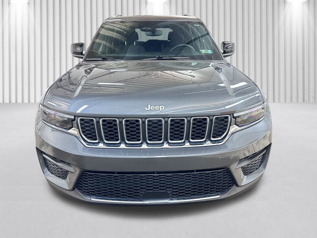 Certified 2024 Jeep Grand Cherokee Laredo w/ Trailer Tow Package image 14