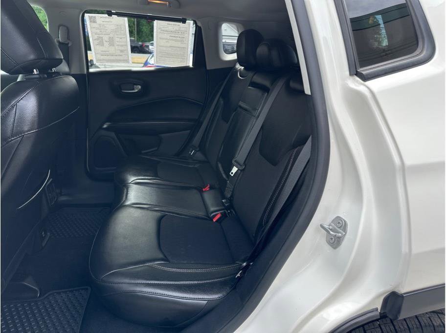 Used 2018 Jeep Compass Latitude w/ Cold Weather Group image 9