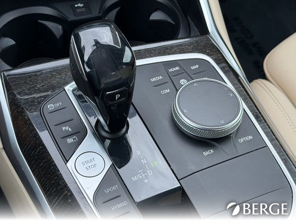 Used 2021 BMW 330e xDrive w/ Convenience Package image 32