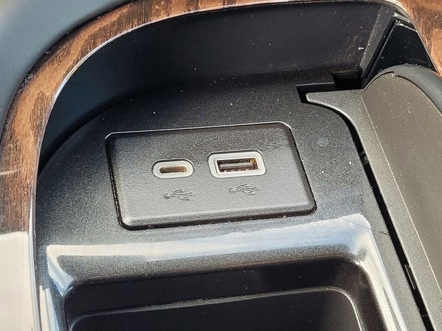 Used 2021 Cadillac Escalade ESV Sport Platinum image 14