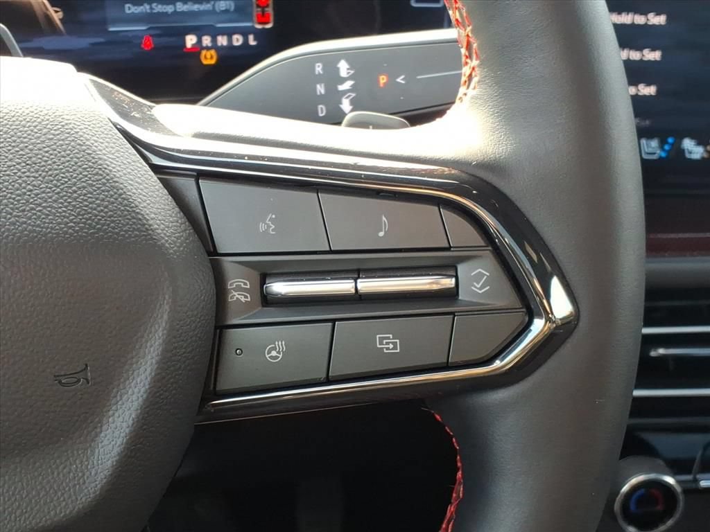 Used 2025 Chevrolet Traverse RS w/ LPO, Floor Liner Package FWD image 23