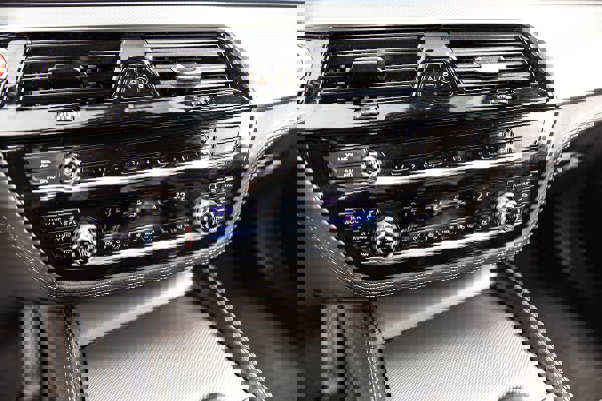 Used 2020 BMW M5 w/ Executive Package image 30