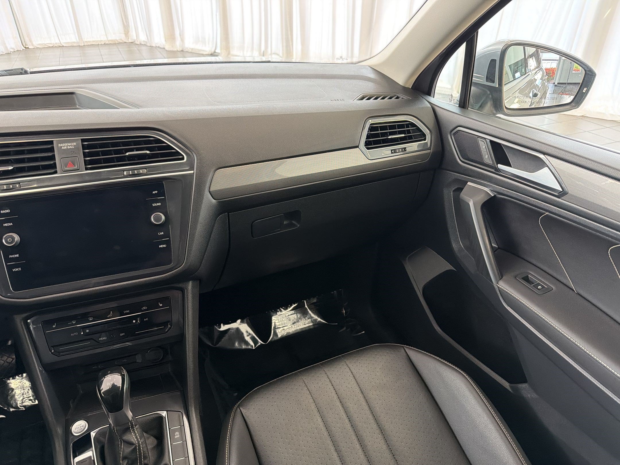 Used 2022 Volkswagen Tiguan SE FWD image 29