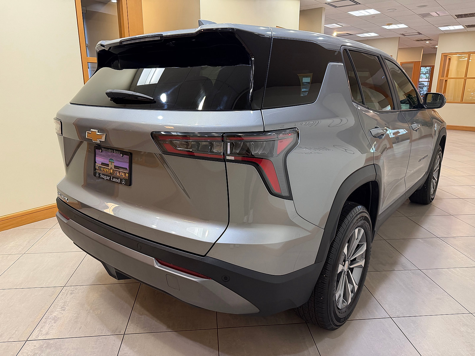Used 2026 Chevrolet Equinox LT FWD image 6
