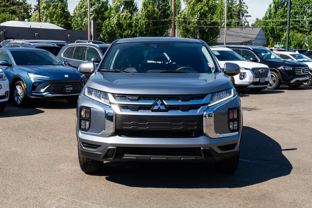 Used 2026 Mitsubishi Outlander Sport SE AWD/4WD image 2