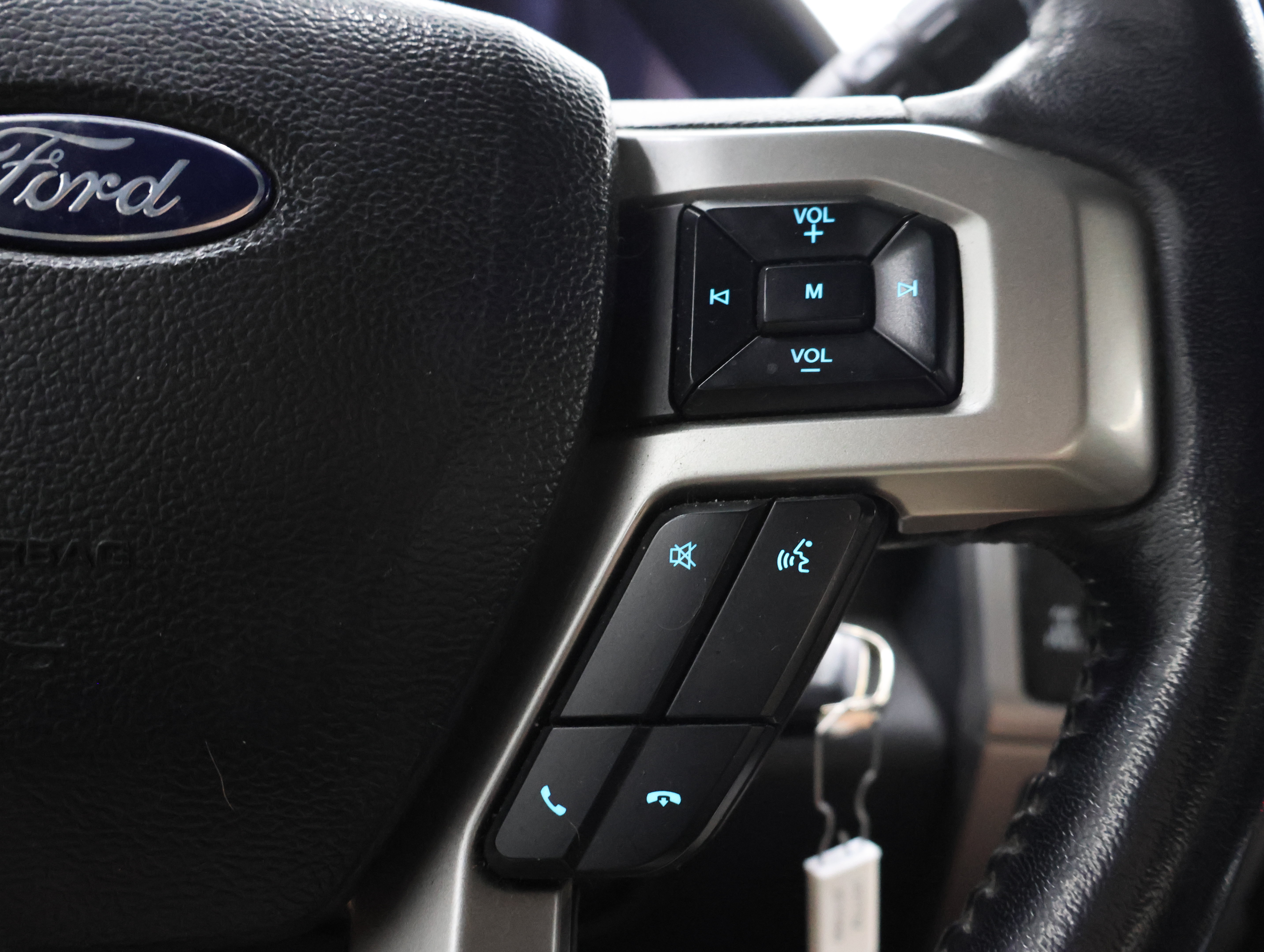 Used 2022 Ford F350 Lariat w/ Black Appearance Package AWD/4WD image 14