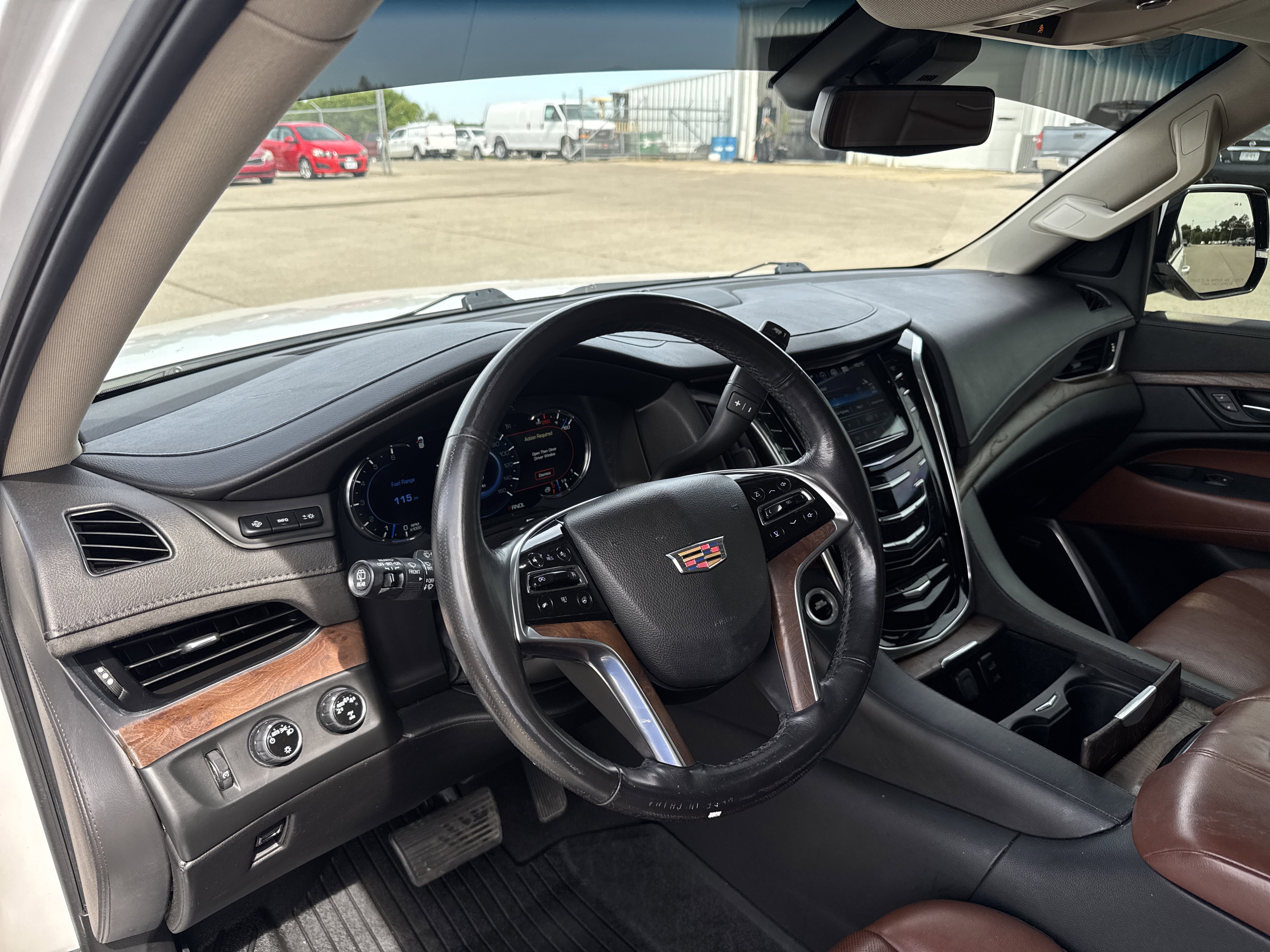 Used 2019 Cadillac Escalade Premium Luxury AWD/4WD image 9