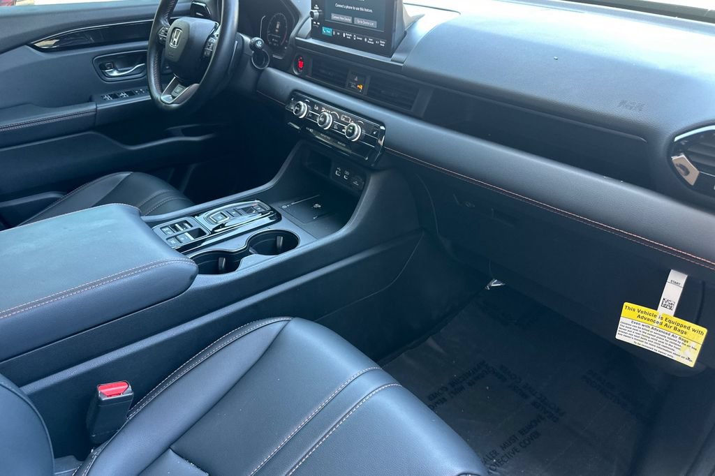 Certified 2025 Honda Pilot TrailSport image 19