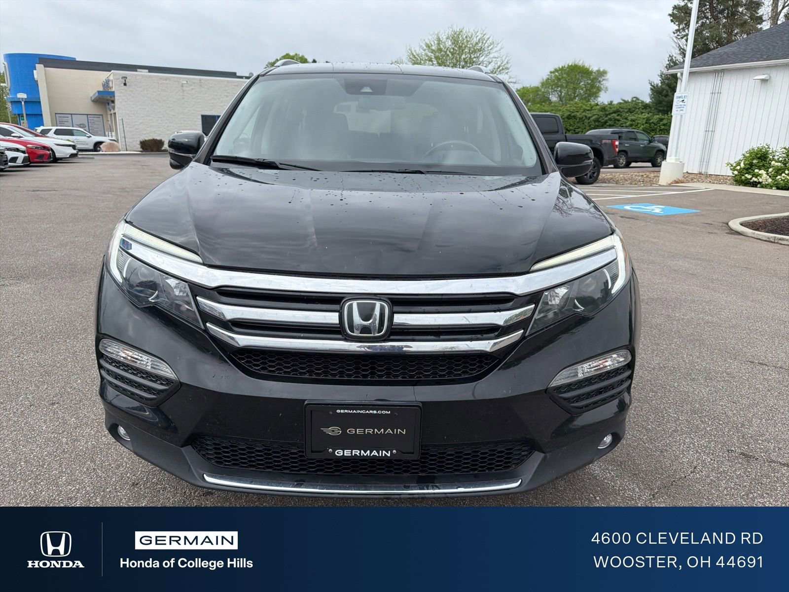 Used 2017 Honda Pilot Touring image 2
