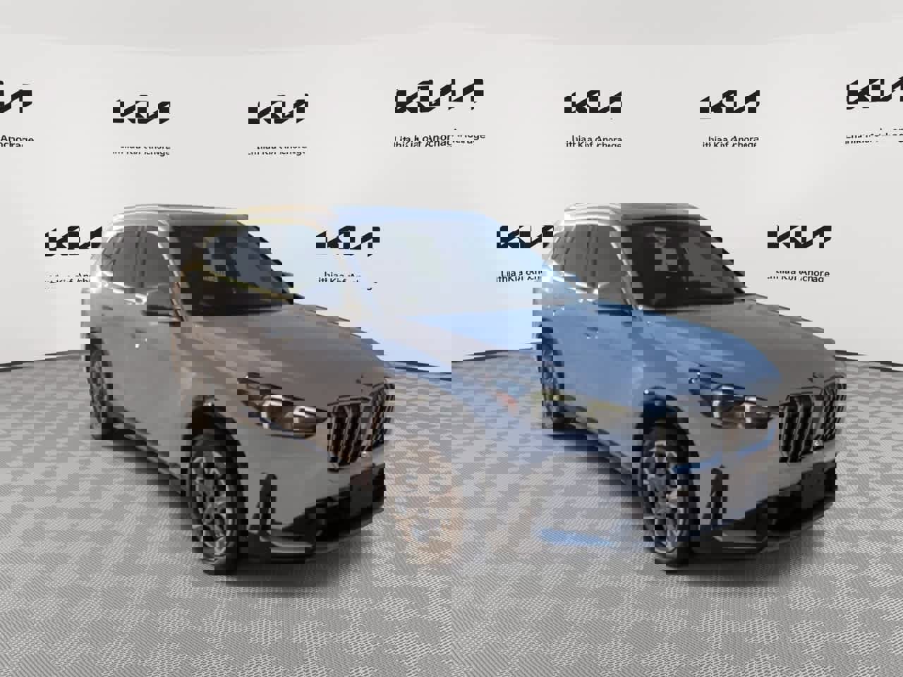 Used 2025 BMW X1 xDrive28i AWD/4WD image 3