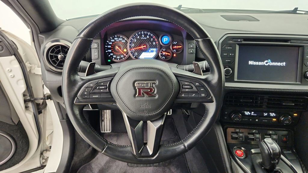 Used 2018 Nissan GT-R Premium image 20