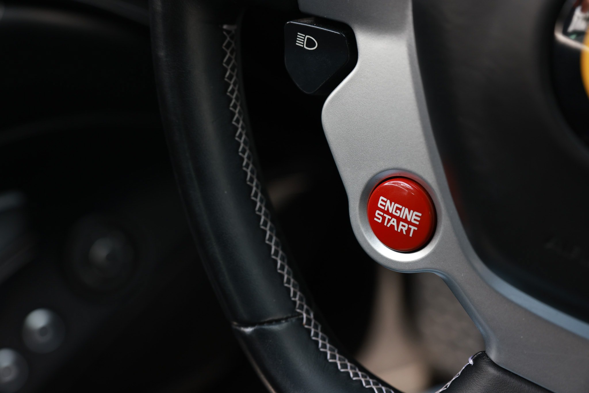 Used 2015 Ferrari California T RWD image 34