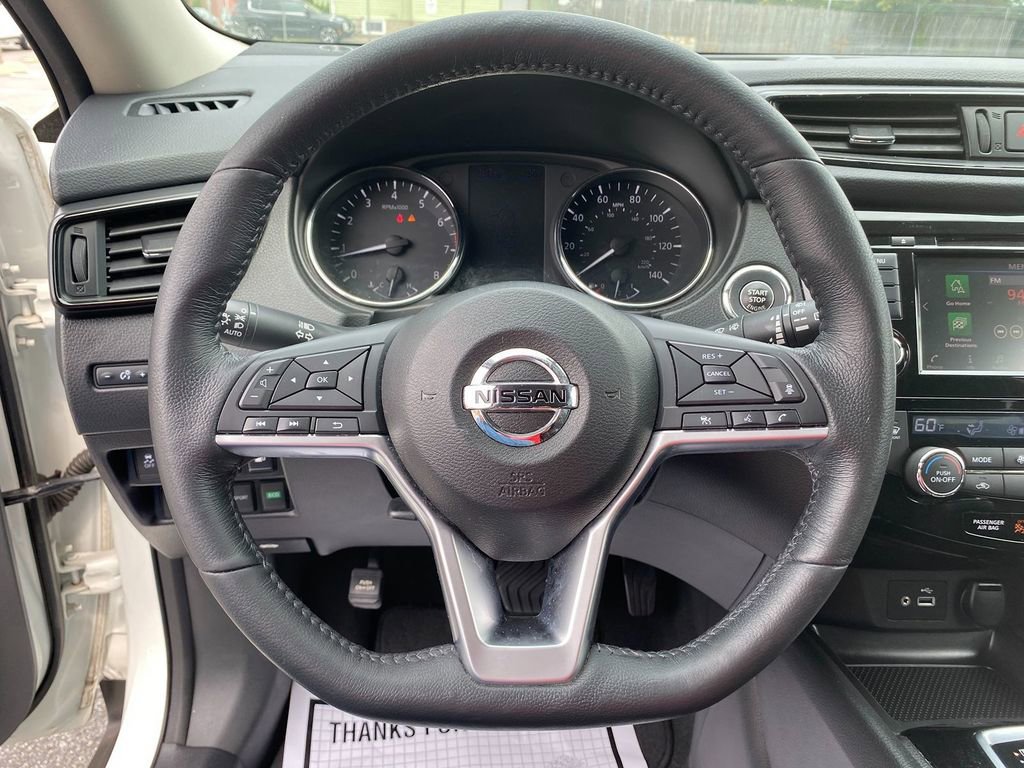 Used 2018 Nissan Rogue SV w/ Premium Package image 17