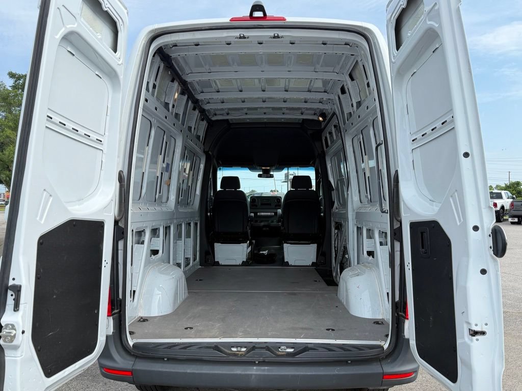Used 2025 Mercedes-Benz Sprinter 2500 image 7