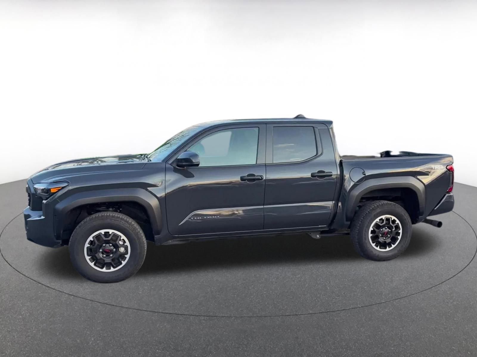 Used 2025 Toyota Tacoma SR image 8