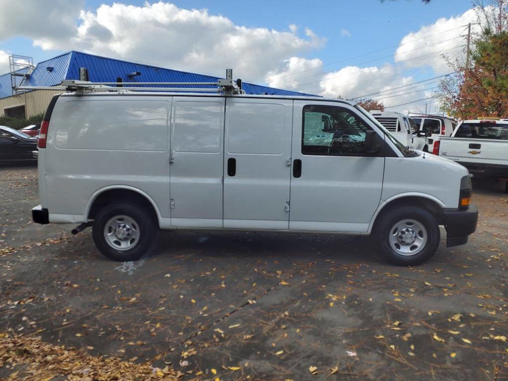 Used 2018 Chevrolet Express 2500 w/ Driver Convenience Package image 2