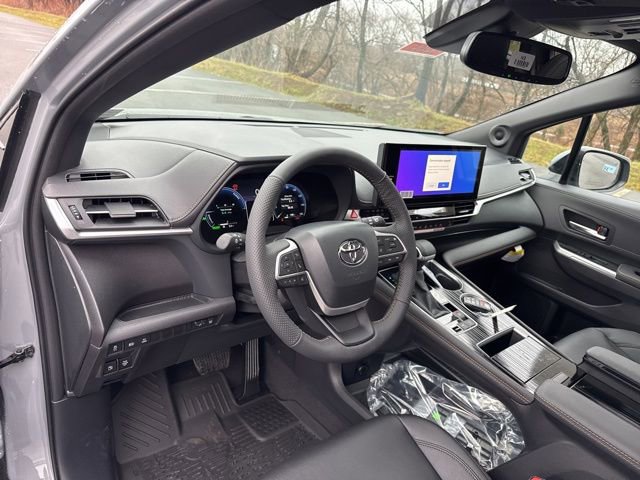 New 2026 Toyota Sienna XLE Woodland Edition image 12