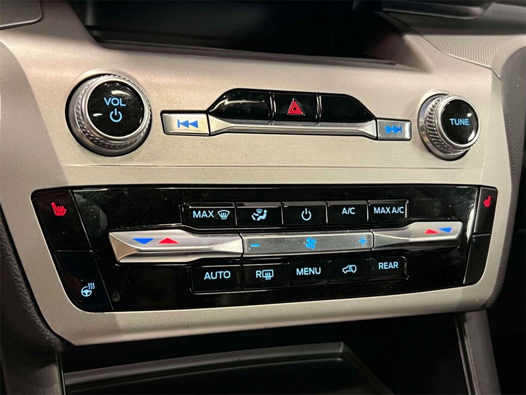 Used 2022 Ford Explorer XLT w/ Equipment Group 202A image 32