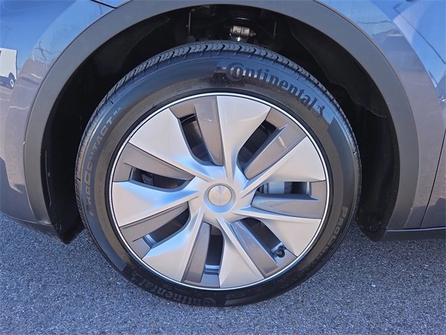 Used 2023 Tesla Model Y Long Range image 11