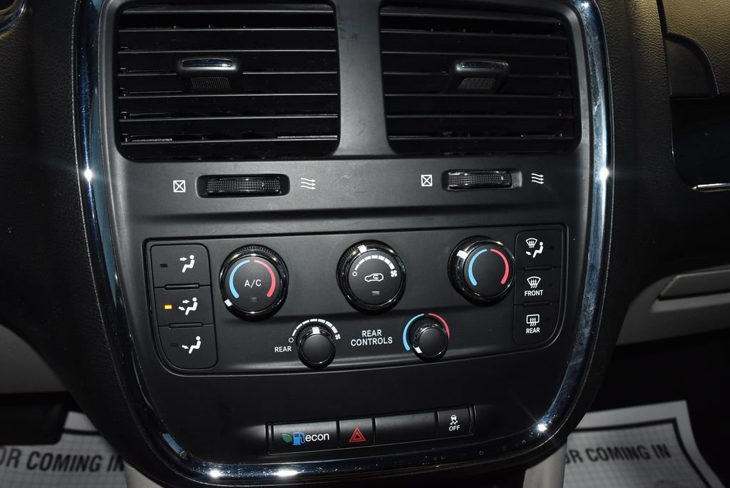 Used 2020 Dodge Grand Caravan SXT FWD image 12