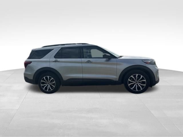 Used 2020 Ford Explorer ST w/ Premium Technology Package AWD/4WD image 2