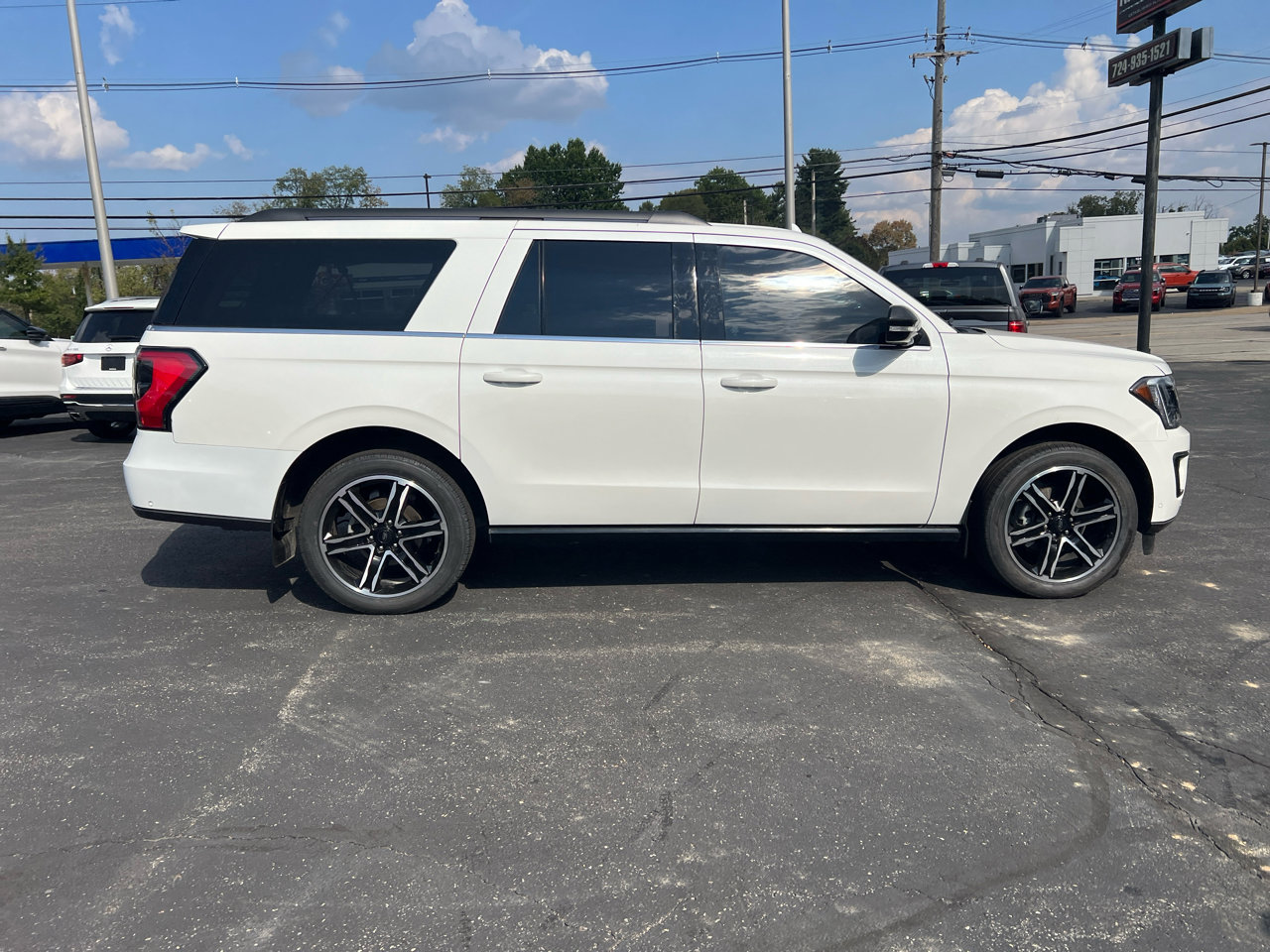 Used 2021 Ford Expedition Max Limited image 4