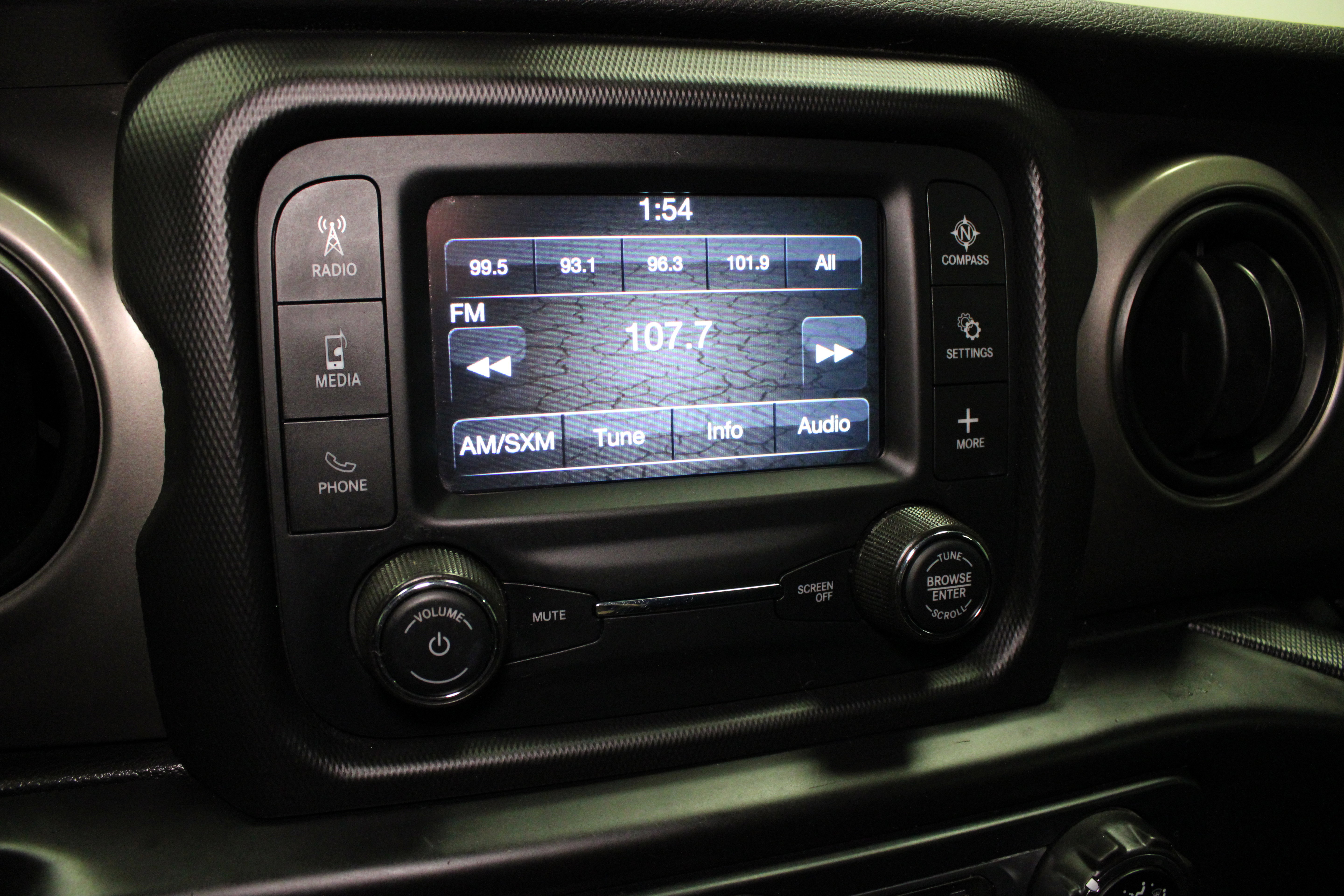 Used 2018 Jeep Wrangler Unlimited Sport S AWD/4WD image 19