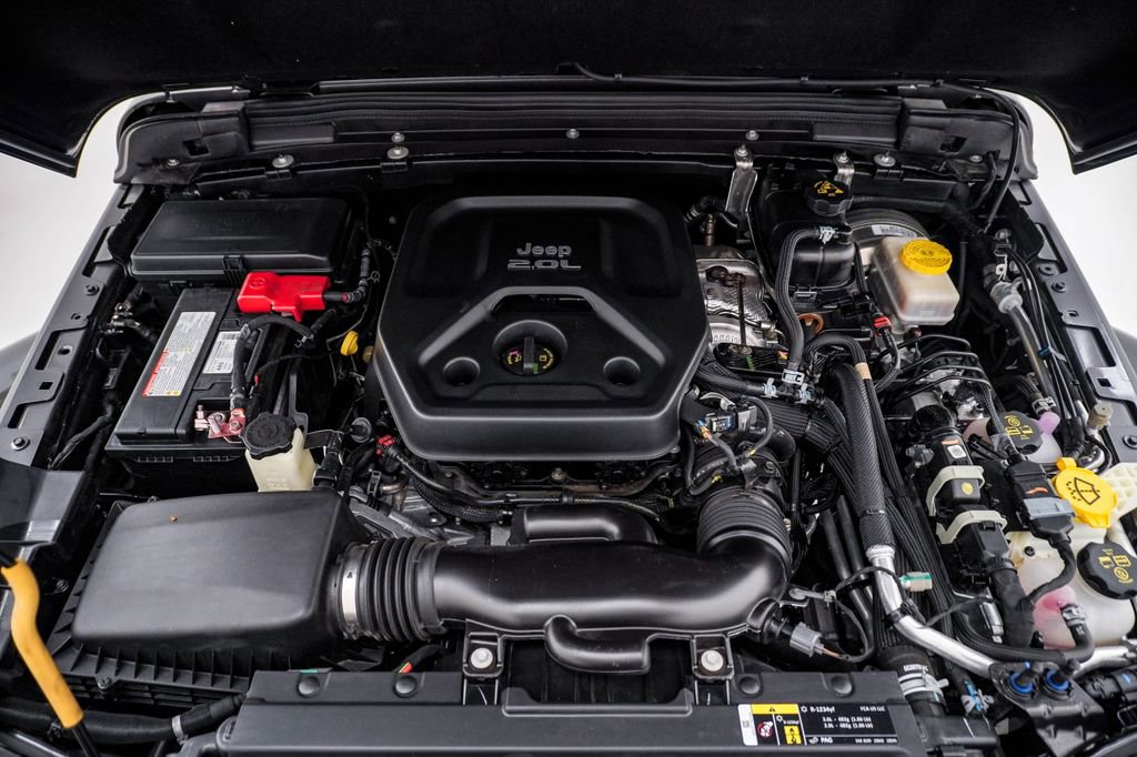 Used 2019 Jeep Wrangler Unlimited Sahara AWD/4WD image 28