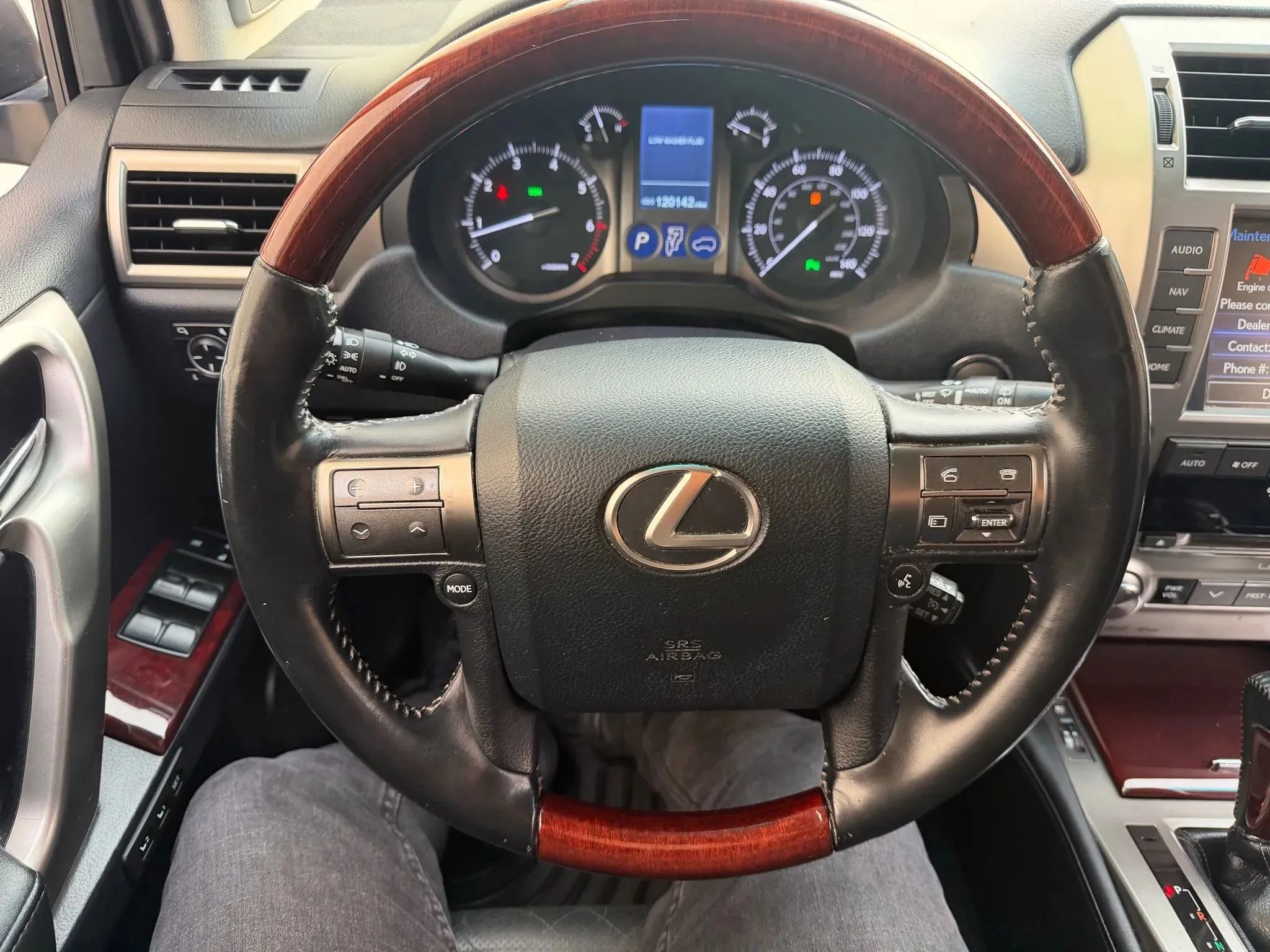 Used 2015 Lexus GX 460 w/ Premium Package image 12