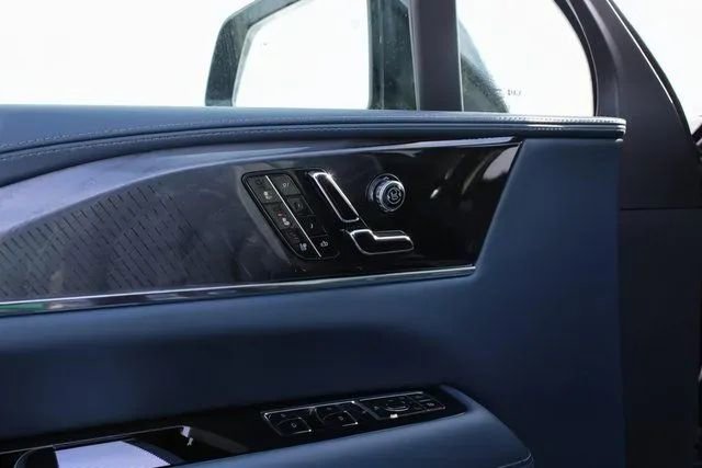 Used 2025 Cadillac Escalade IQ Sport 2 AWD/4WD image 11