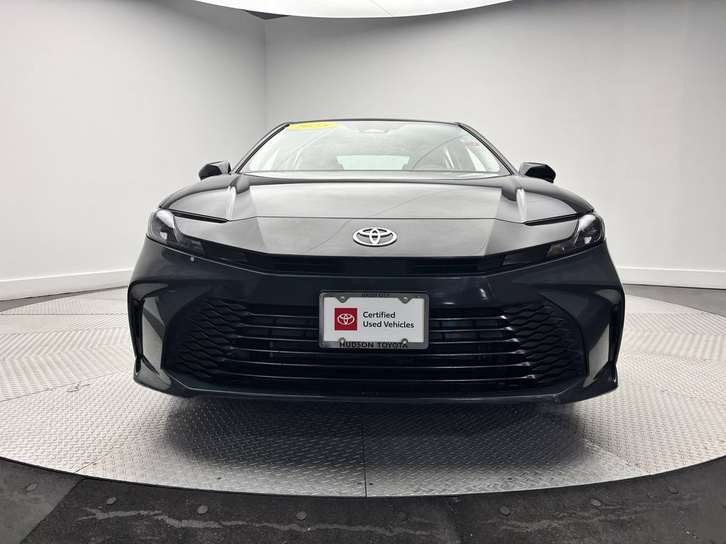Used 2025 Toyota Camry LE FWD image 4
