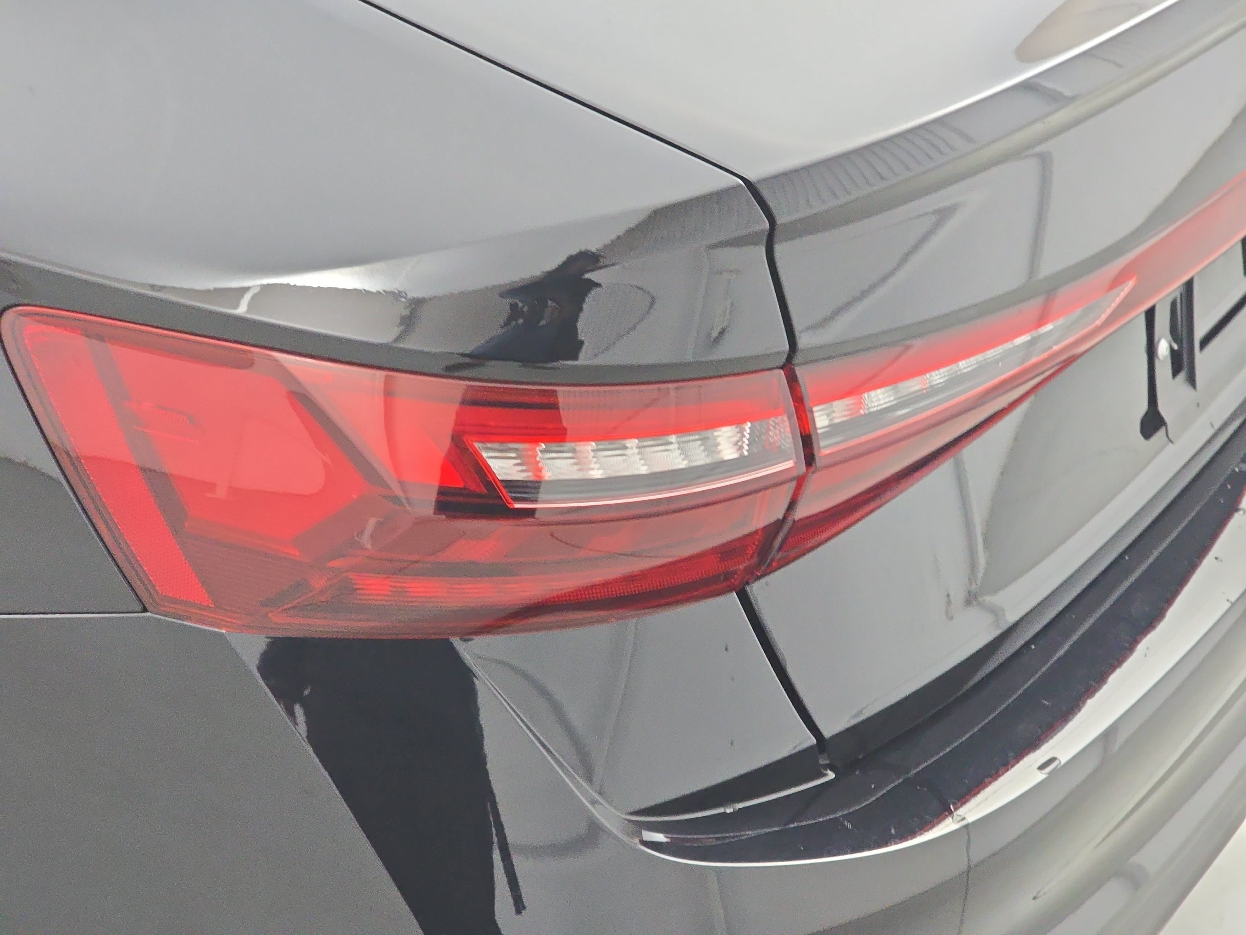 Certified 2025 Volkswagen Jetta SE FWD image 34