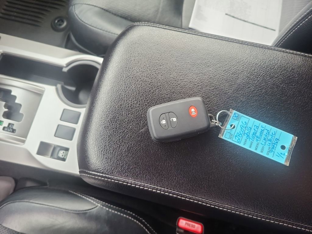 Used 2016 Toyota 4Runner SR5 image 28