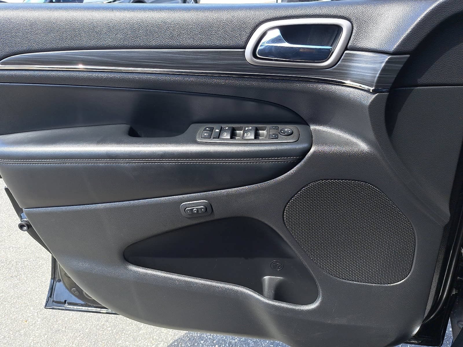 Used 2021 Jeep Grand Cherokee Limited X RWD image 29
