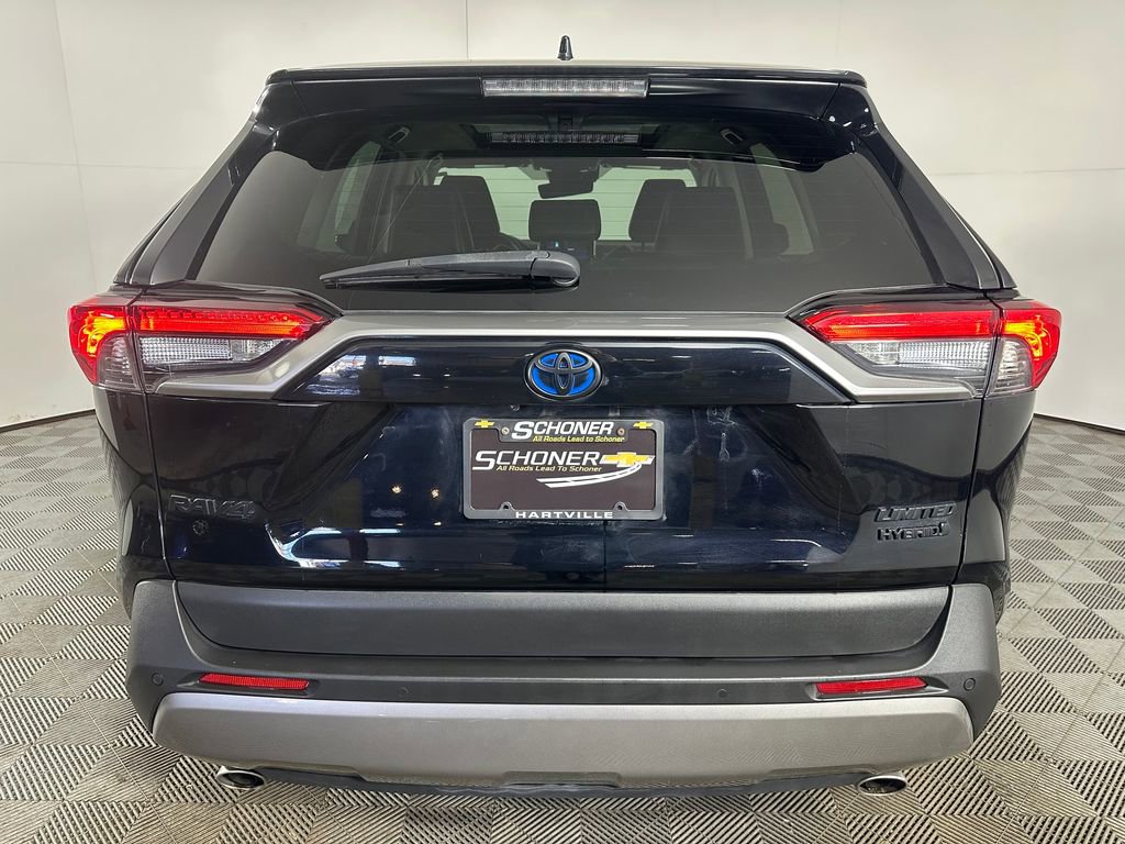 Used 2022 Toyota RAV4 Limited AWD/4WD image 4
