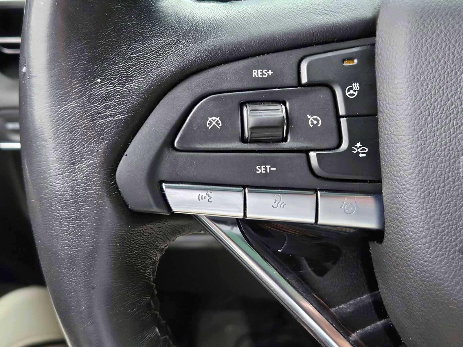 Used 2022 Cadillac Escalade ESV Sport w/ Touring Package RWD image 16