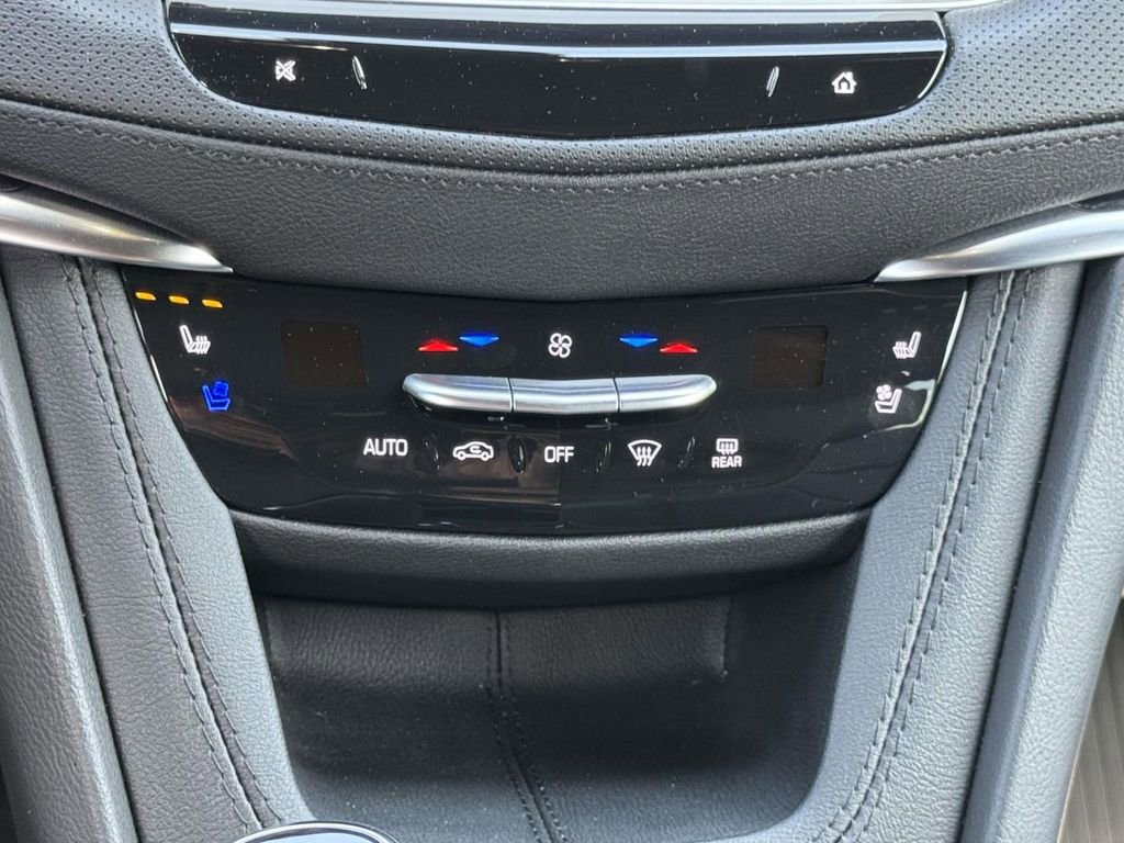 Used 2024 Cadillac XT5 Premium Luxury AWD/4WD image 5