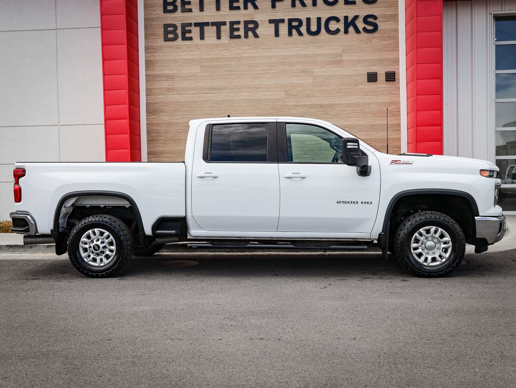 Used 2024 Chevrolet Silverado 2500 LT w/ Convenience Package AWD/4WD image 2