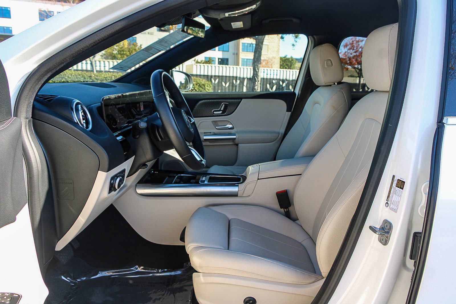 Certified 2025 Mercedes-Benz GLA 250 image 17