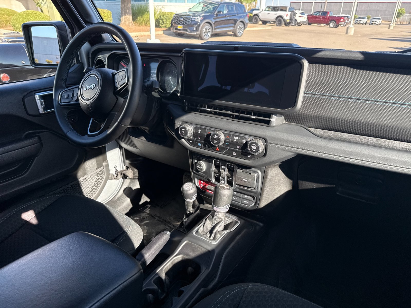 Used 2024 Jeep Wrangler Unlimited Rubicon 4xe AWD/4WD image 13