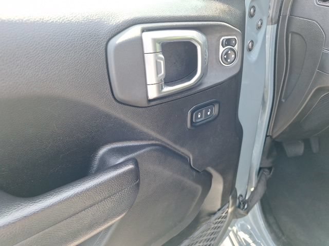 Used 2024 Jeep Wrangler Unlimited Rubicon 4xe AWD/4WD image 11