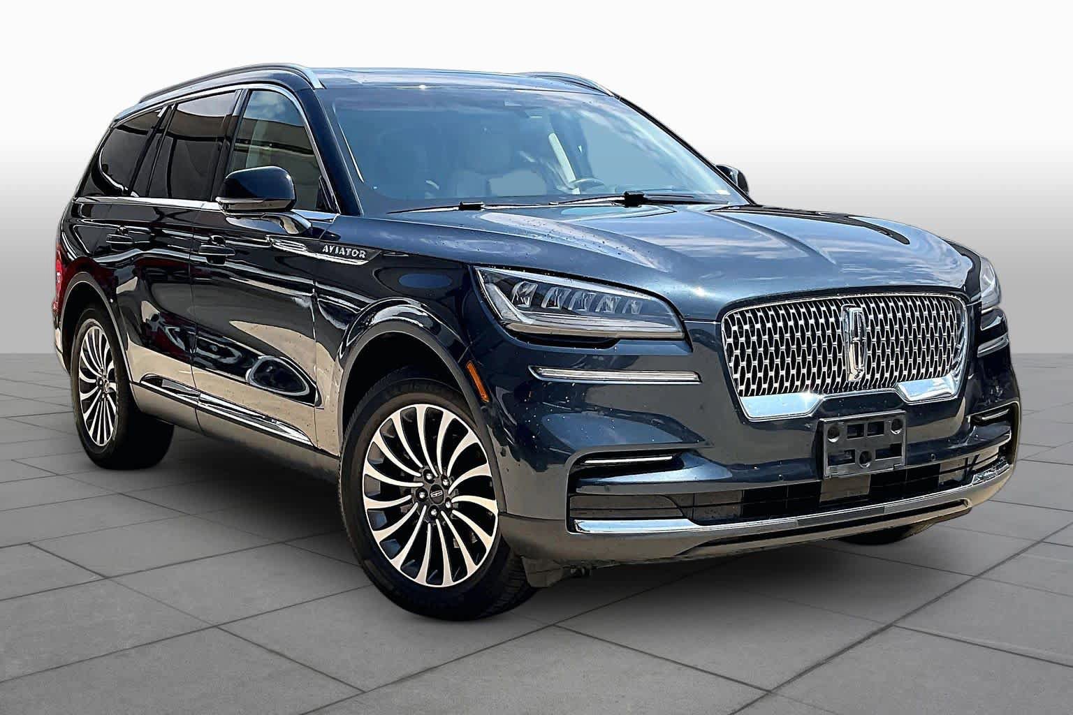Used 2023 Lincoln Aviator Reserve w/ Equipment Group 201A AWD/4WD image 3