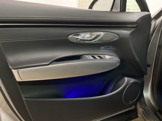 Used 2023 Genesis GV70 2.5T w/ Sport Prestige Package AWD/4WD image 15